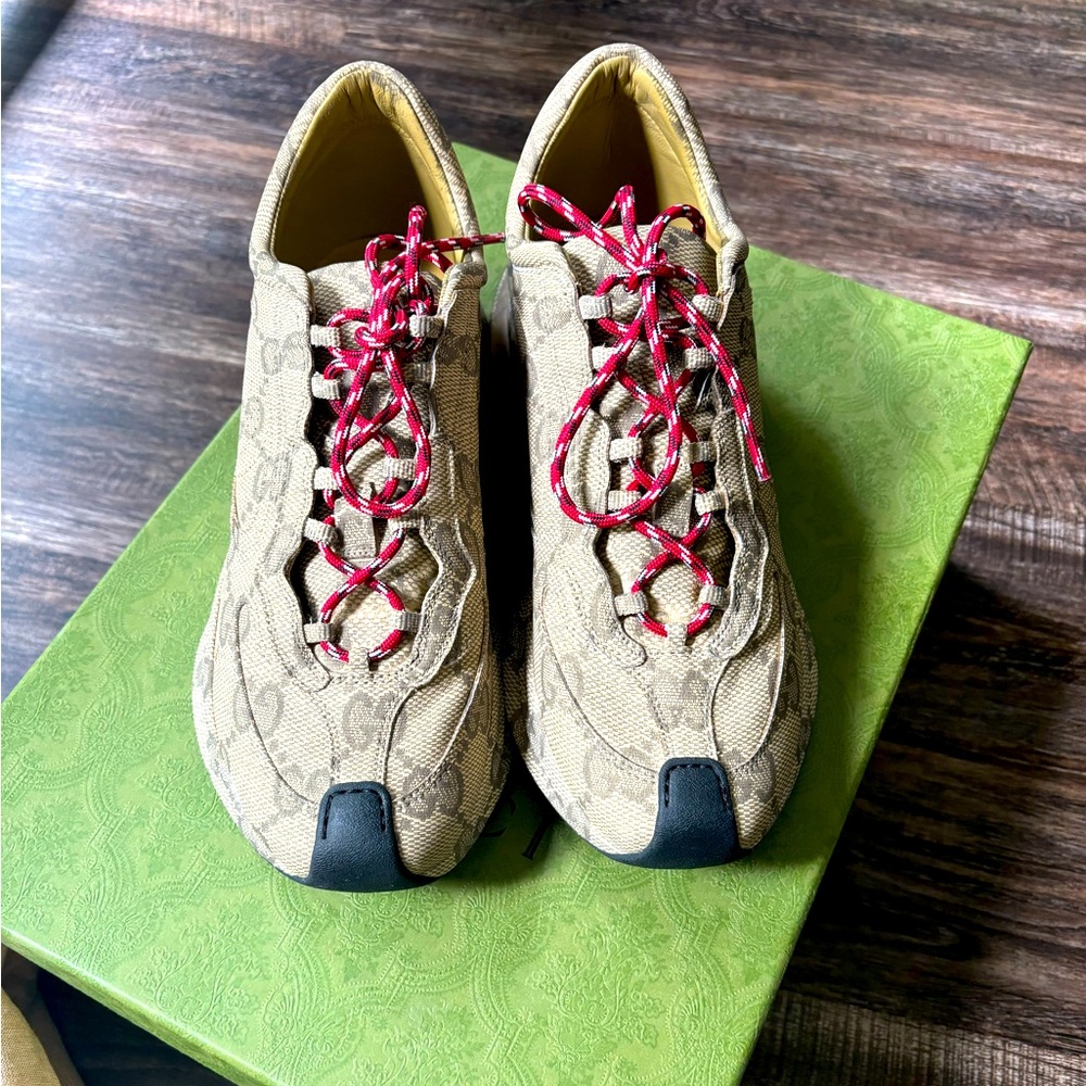Women’s size 10 Gucci run sneaker.